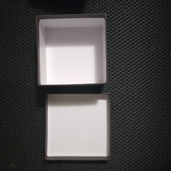 BEAUTIFUL RIDDLES RING BOX - Picture 9 of 9